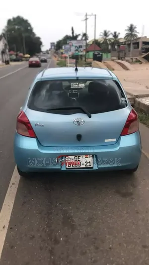 Toyota Vitz 2010 Blue