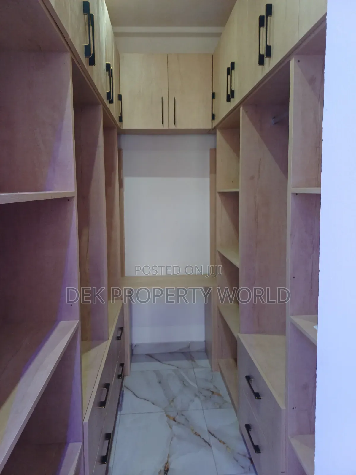 5bdrm Villa in Ability for sale