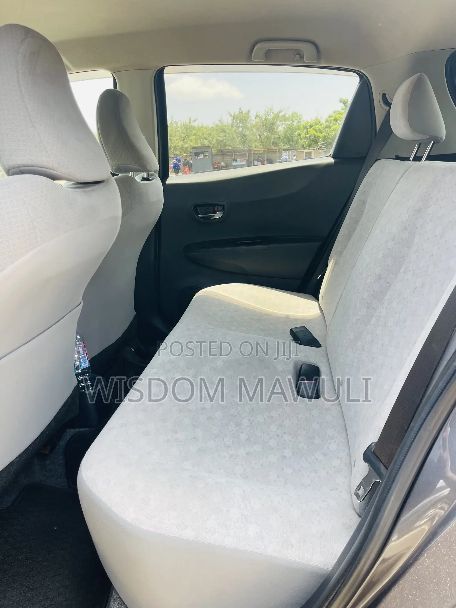 Toyota Vitz 2013 Silver