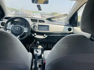 Toyota Vitz 2013 Silver