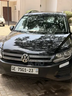 Volkswagen Tiguan 2.0T Wolfsburg Edition FWD 2017 Black
