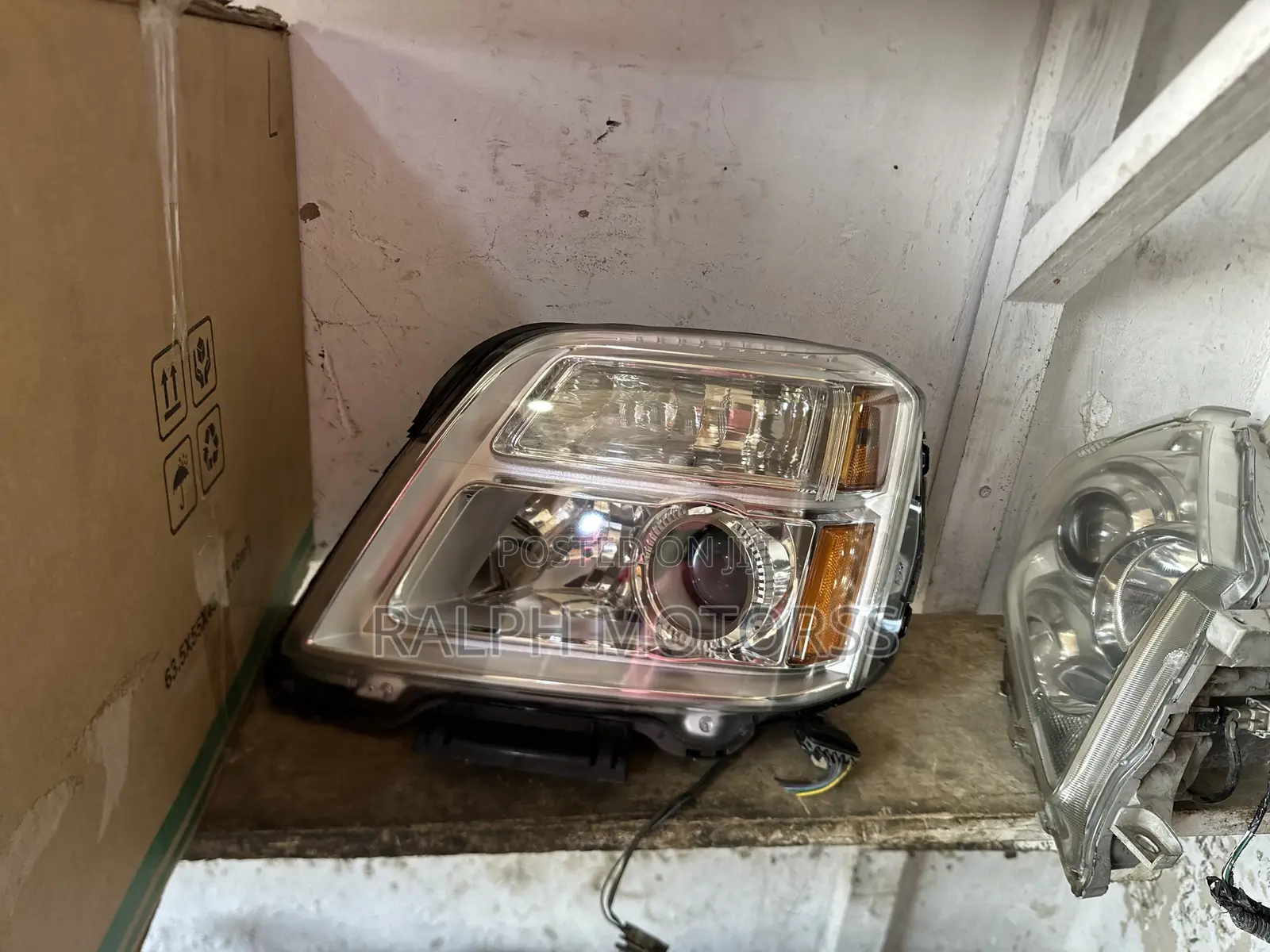 GMC Terrain 2010-2015 Headlight