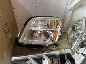 GMC Terrain 2010-2015 Headlight