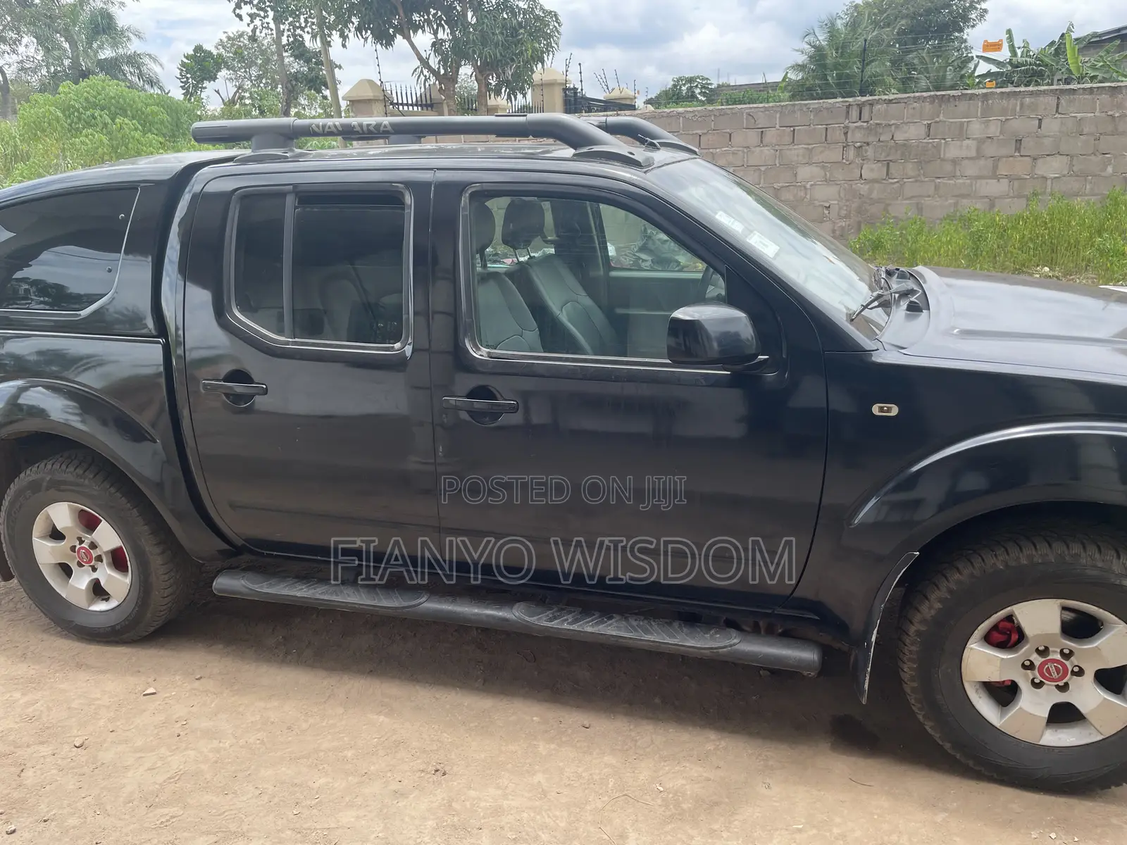 Nissan Navara 2015 Black