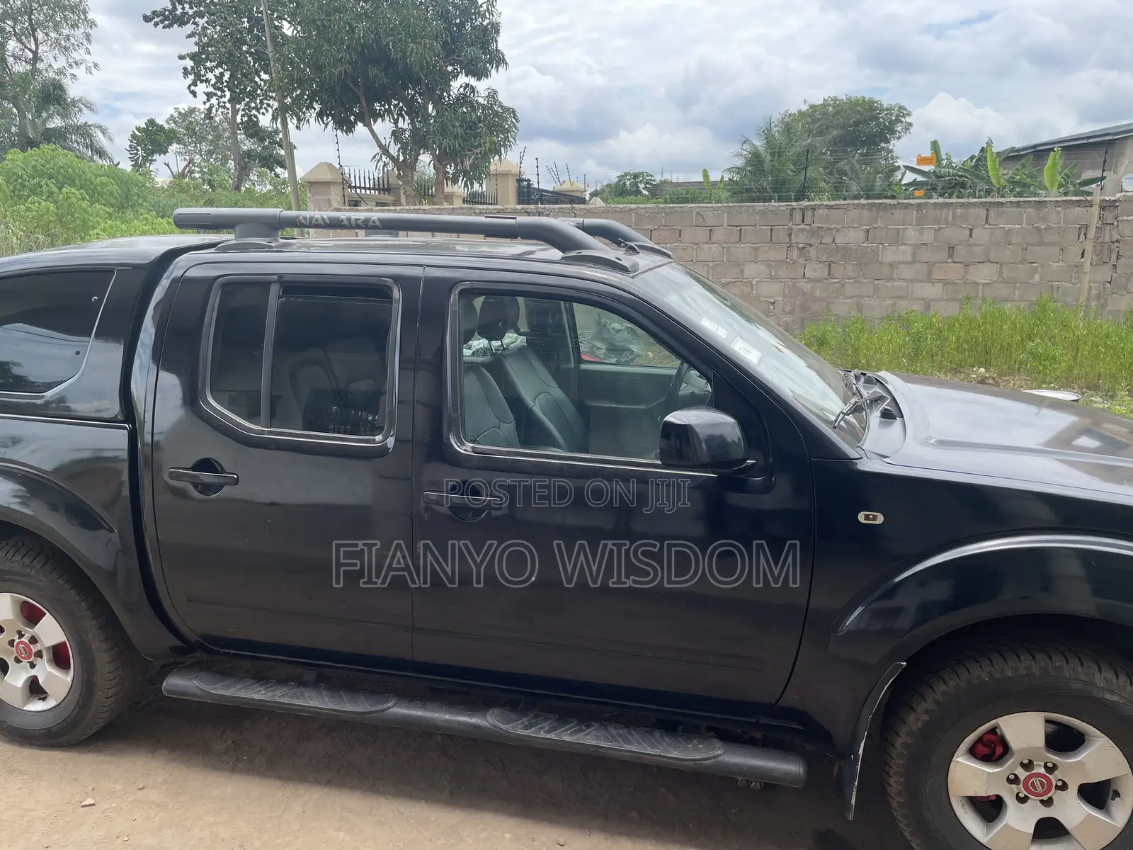 Nissan Navara 2015 Black