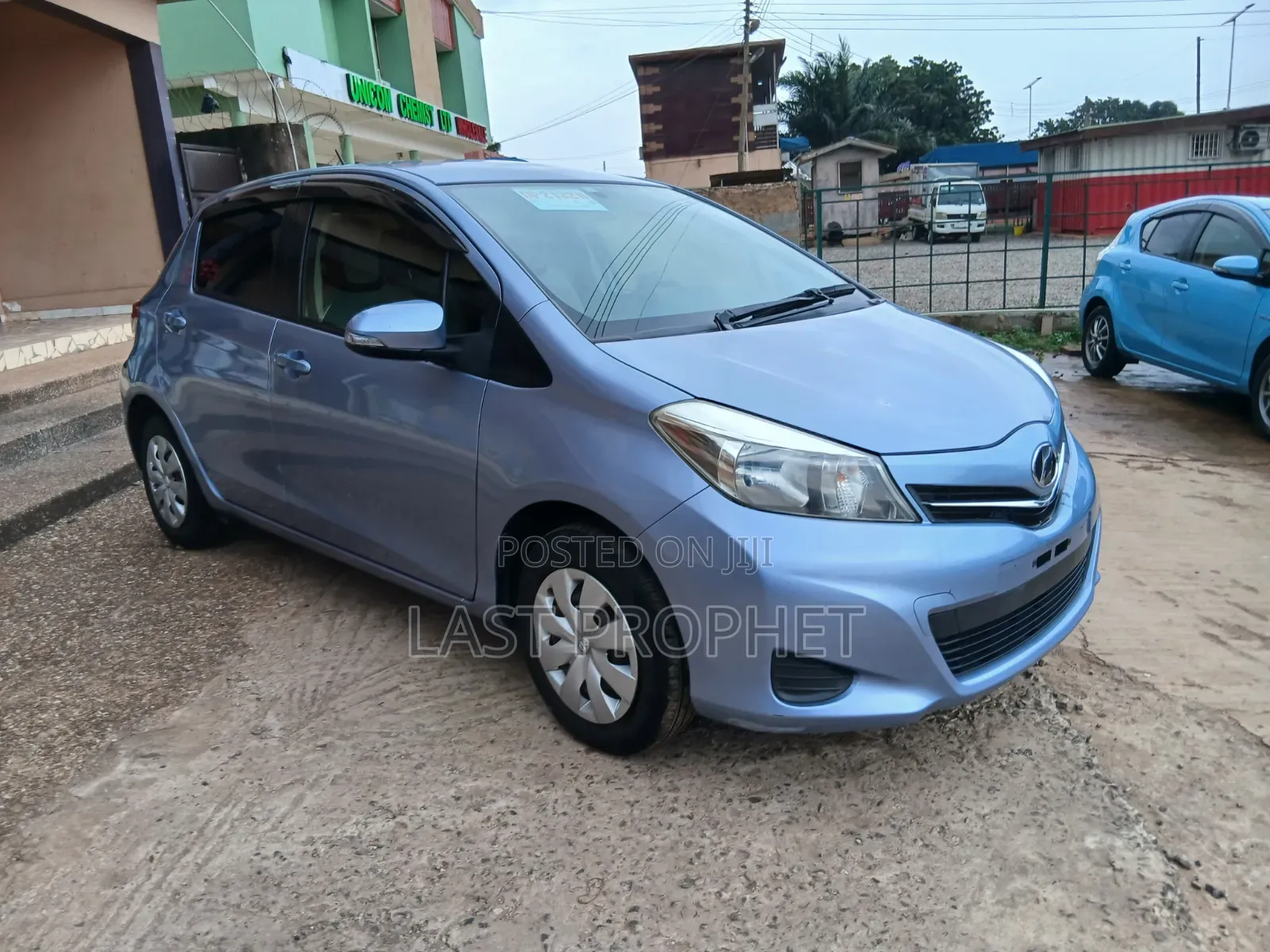 Toyota Vitz 1.3 FWD 5dr 2013 Blue