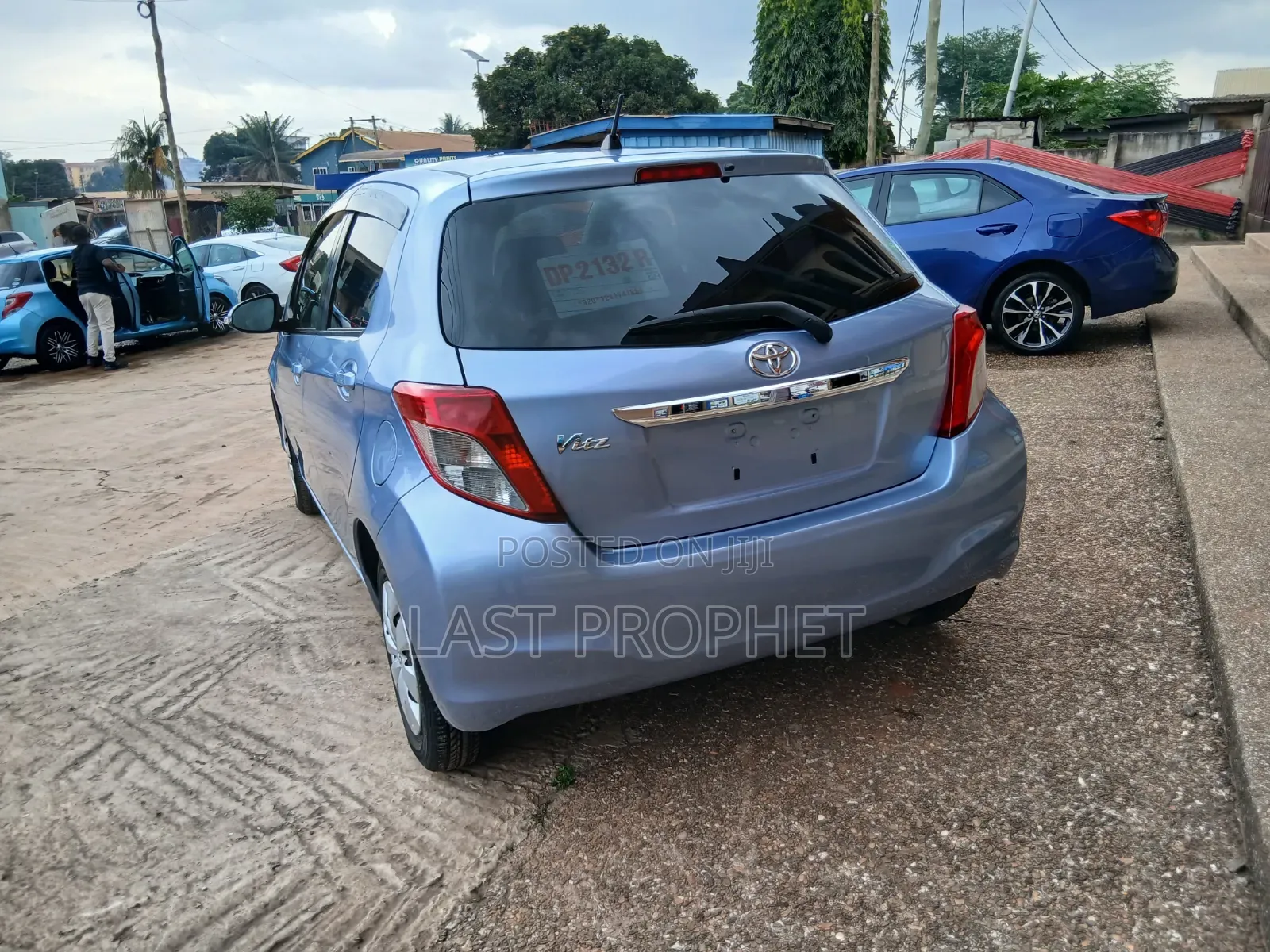 Toyota Vitz 1.3 FWD 5dr 2013 Blue