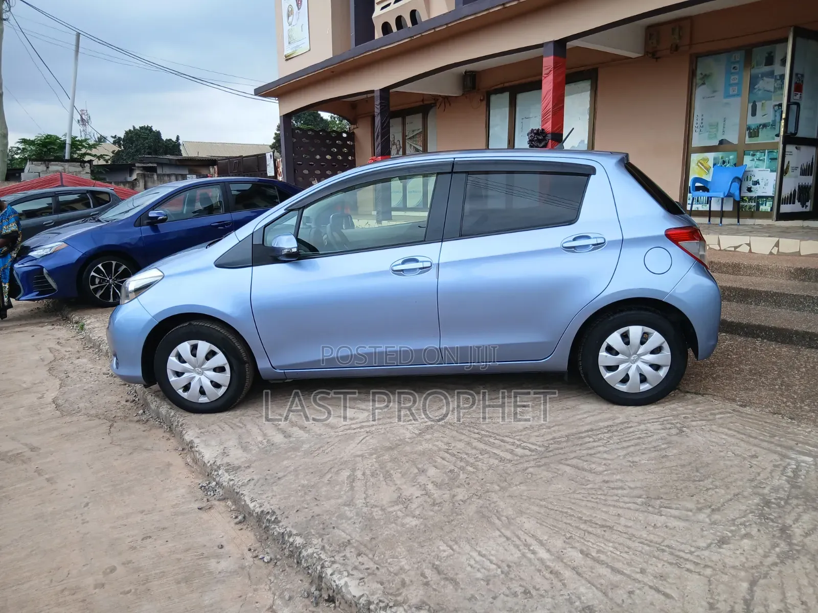 Toyota Vitz 1.3 FWD 5dr 2013 Blue