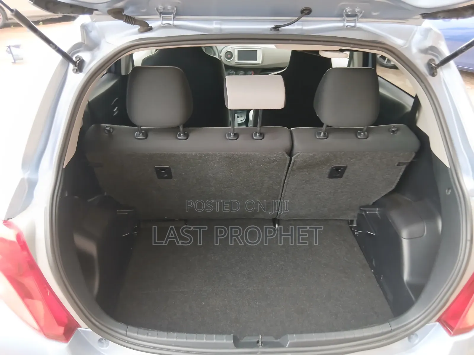 Toyota Vitz 1.3 FWD 5dr 2013 Blue