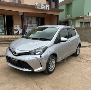 Toyota Vitz 1.3 AWD 5dr 2015 Silver