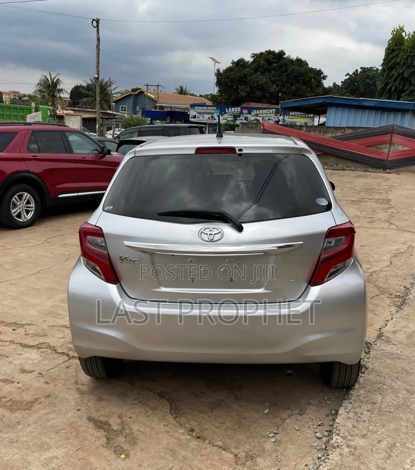 Toyota Vitz 1.3 AWD 5dr 2015 Silver