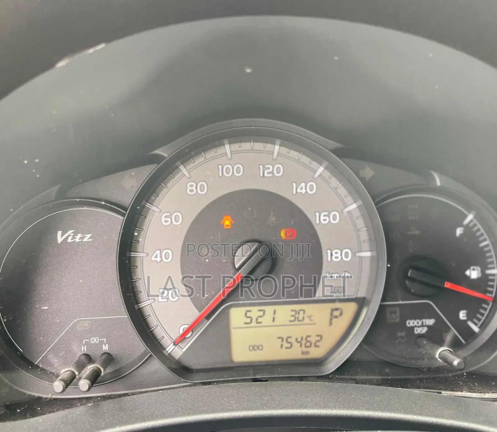 Toyota Vitz 1.3 AWD 5dr 2015 Silver