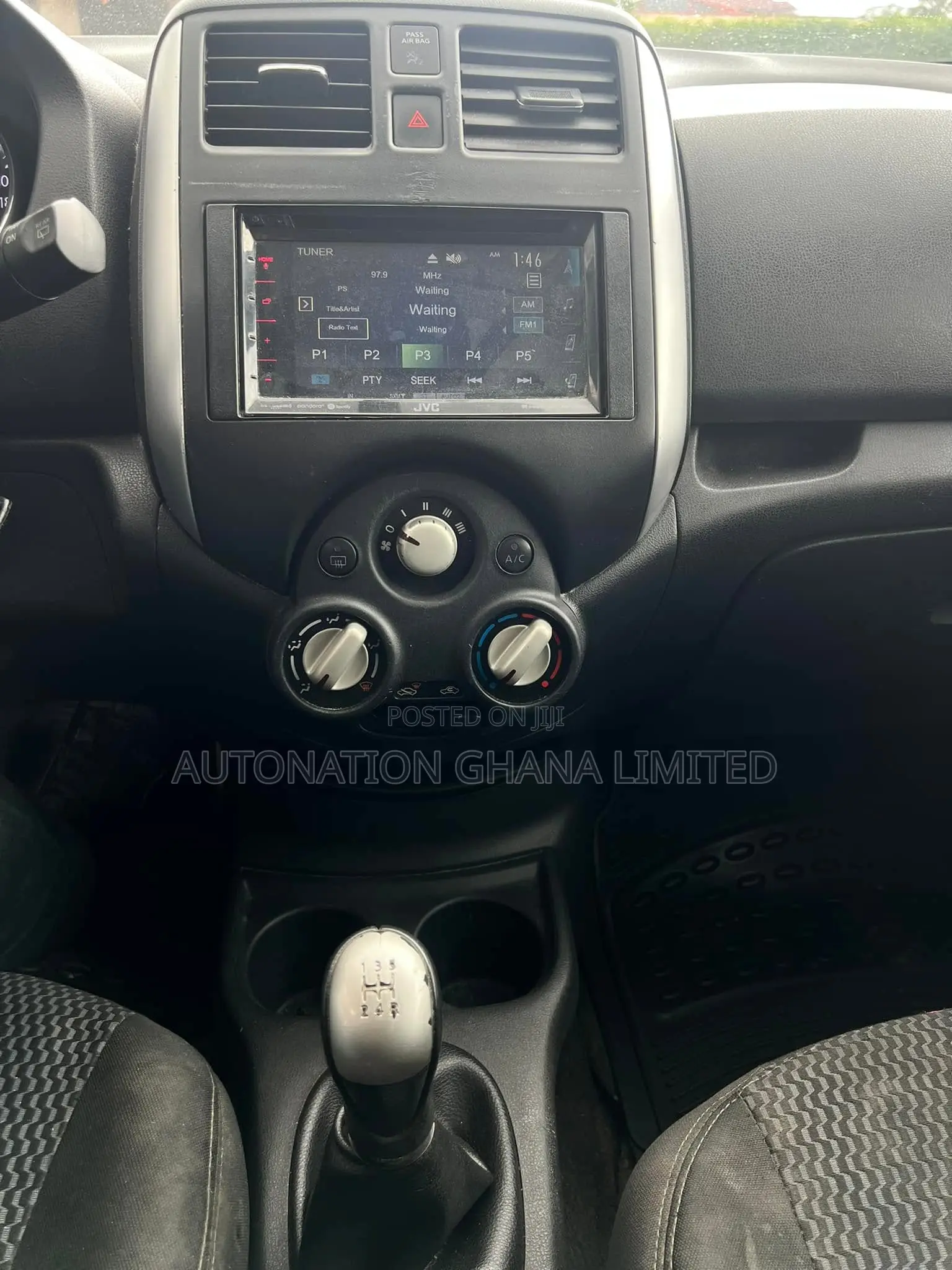 Nissan Versa 1.6 SV 4dr Sedan (1.6L 4cyl CVT) 2014 Black