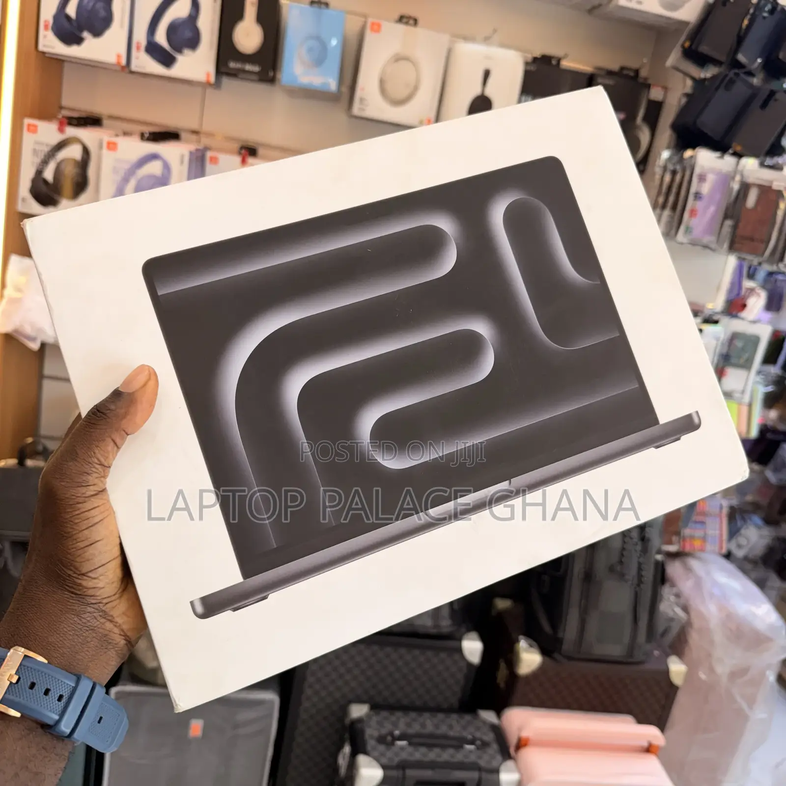 New Laptop Apple MacBook Pro 18GB Apple M3 Pro SSD 512GB