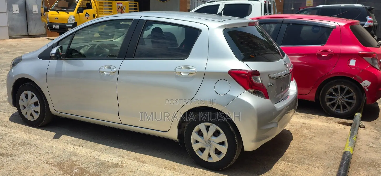 Toyota Vitz 1.0 FWD 5dr 2015 Silver