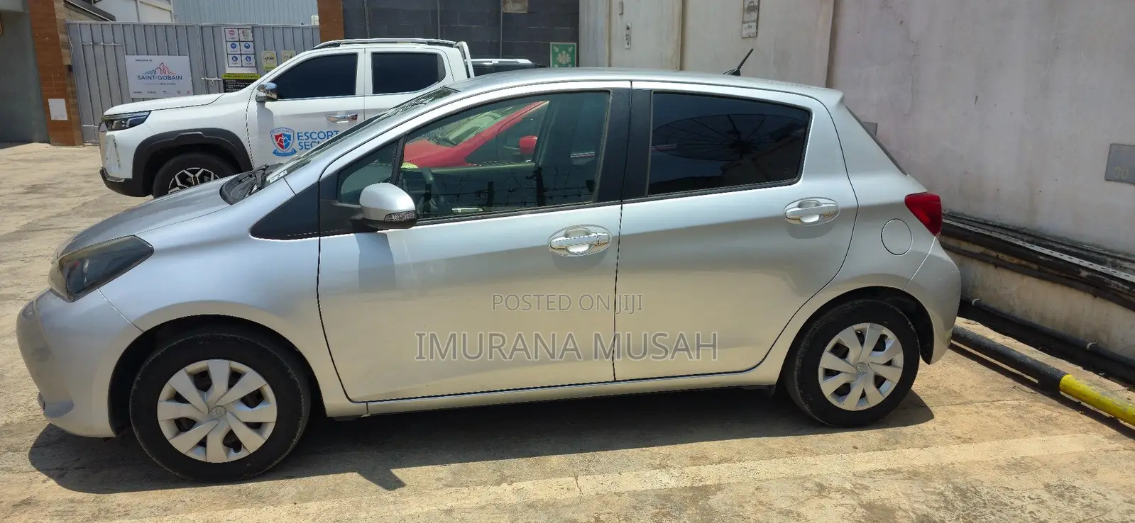 Toyota Vitz 1.0 FWD 5dr 2015 Silver