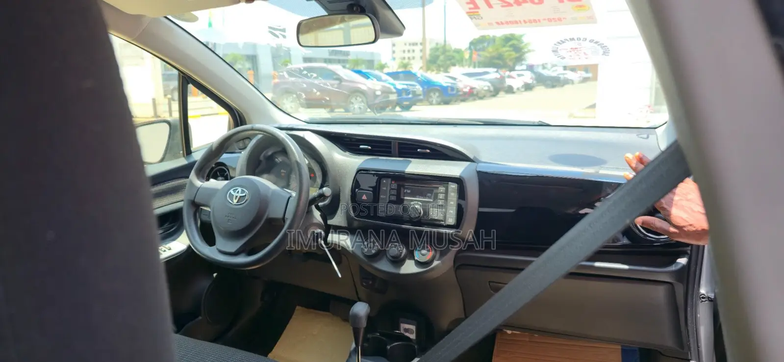 Toyota Vitz 1.0 FWD 5dr 2015 Silver