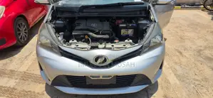 Toyota Vitz 1.0 FWD 5dr 2015 Silver
