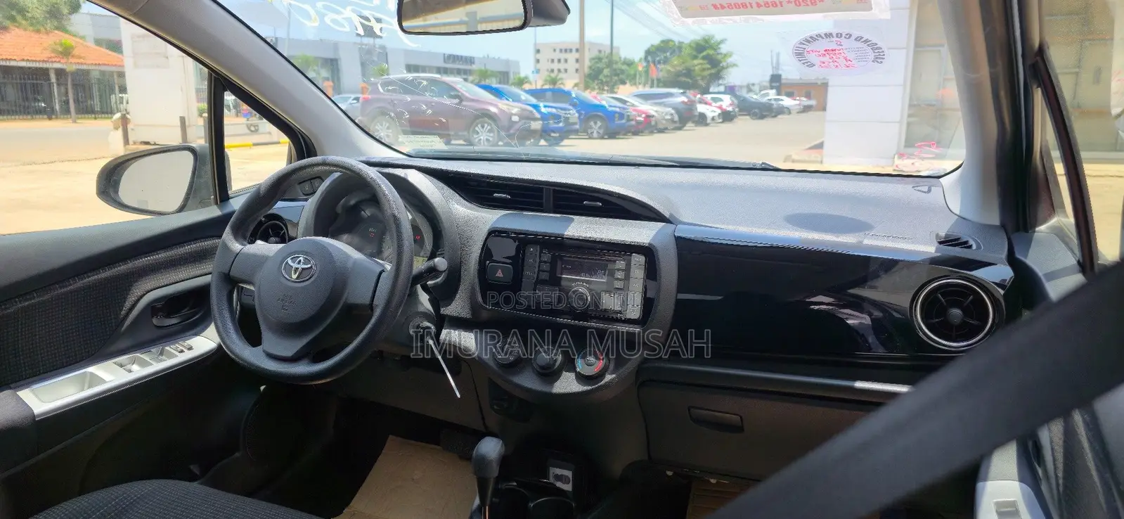Toyota Vitz 1.0 FWD 5dr 2015 Silver