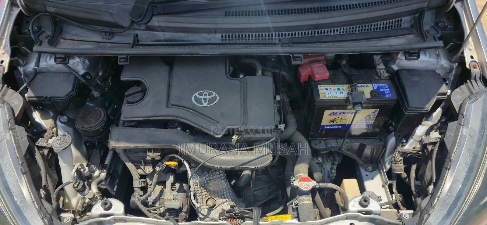 Toyota Vitz 1.0 FWD 5dr 2015 Silver