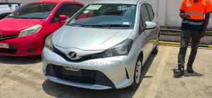 Toyota Vitz 1.0 FWD 5dr 2015 Silver
