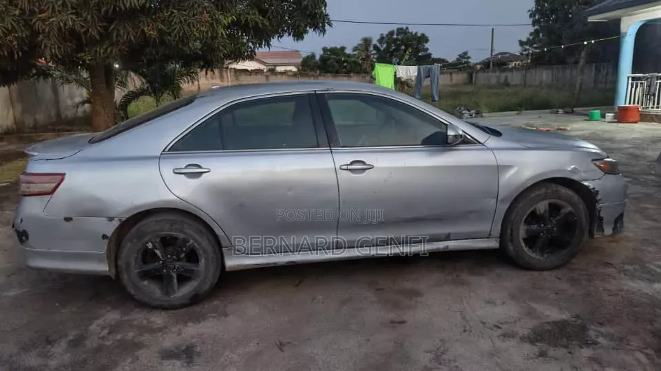 Toyota Camry Base 4dr Sedan (2.4L 4cyl 5M) 2009 Silver