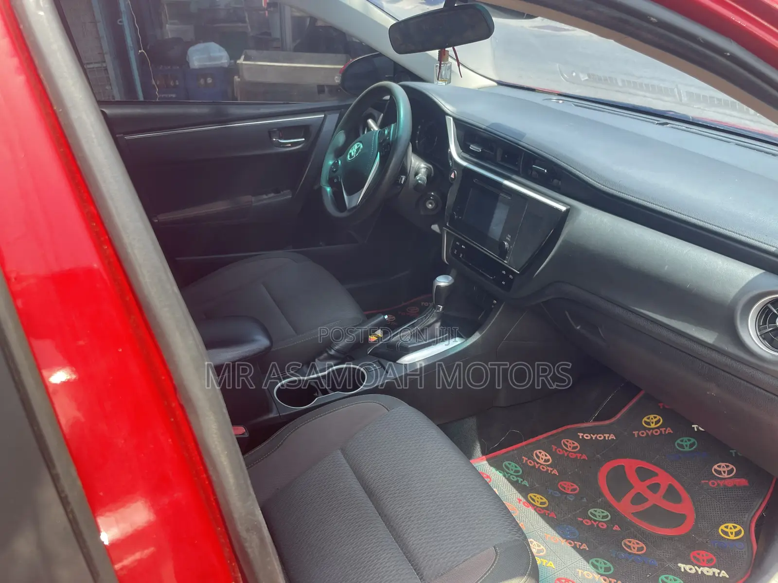 Toyota Corolla LE (1.8L 4cyl 2A) 2019 Red