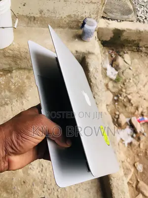 Laptop Apple MacBook Air 4GB Intel Core i5 SSD 256GB