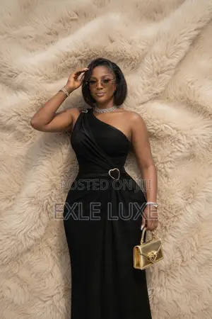 Black One-Shoulder Maxi Dress