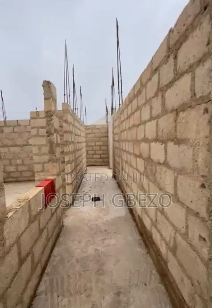 7bdrm House in Kumasi Metropolitan for sale
