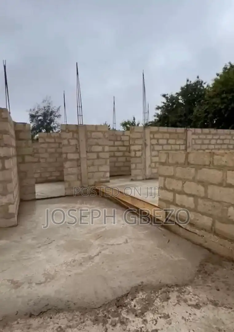 7bdrm House in Kumasi Metropolitan for sale