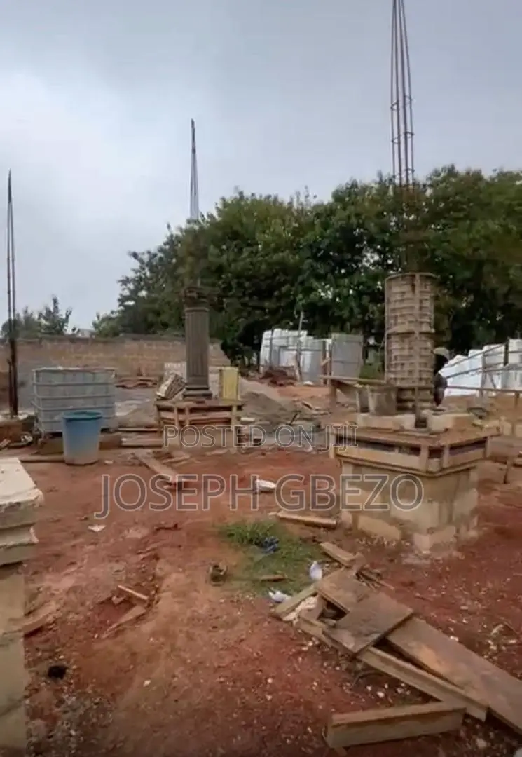 7bdrm House in Kumasi Metropolitan for sale