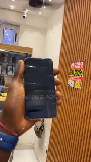 New Apple iPhone 11 64 GB Black