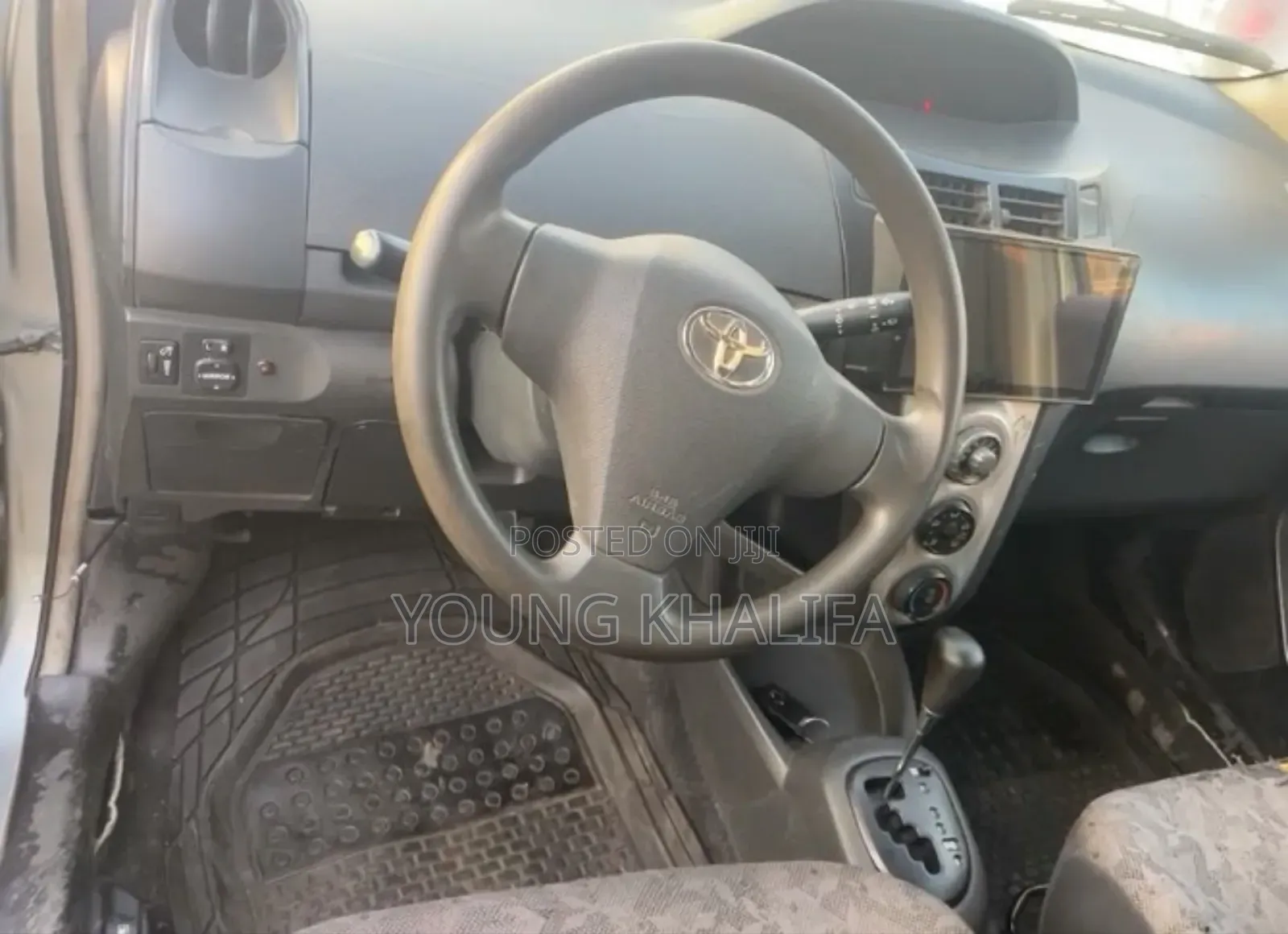Toyota Vitz 2010 Gray