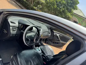 Hyundai Elantra 2011 Silver