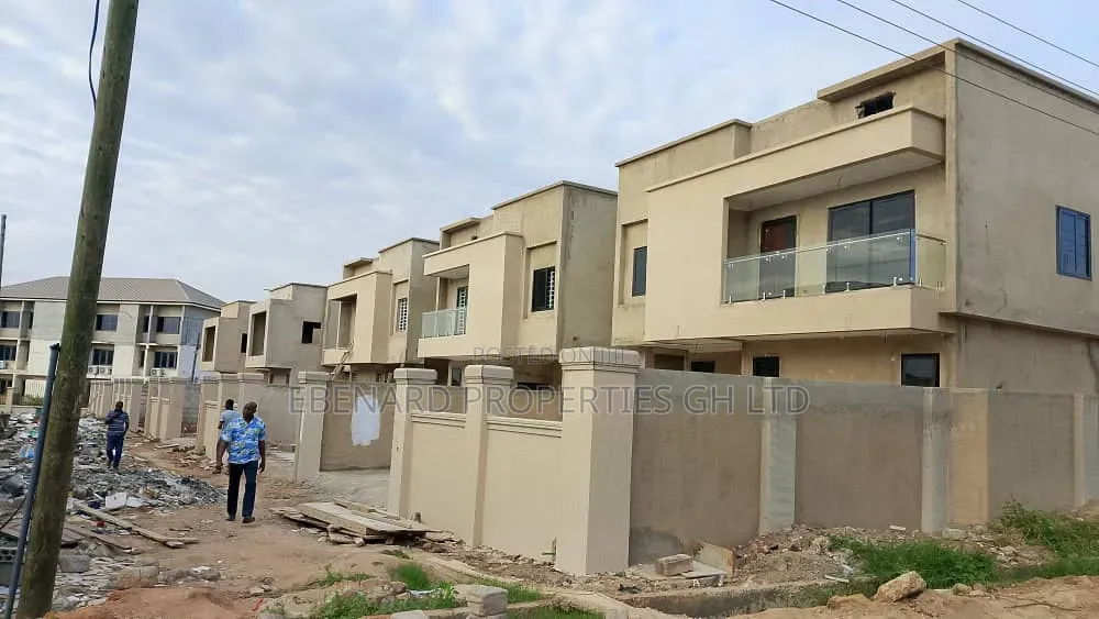 4bdrm House in Ebenard Properties, Baatsona Total for sale