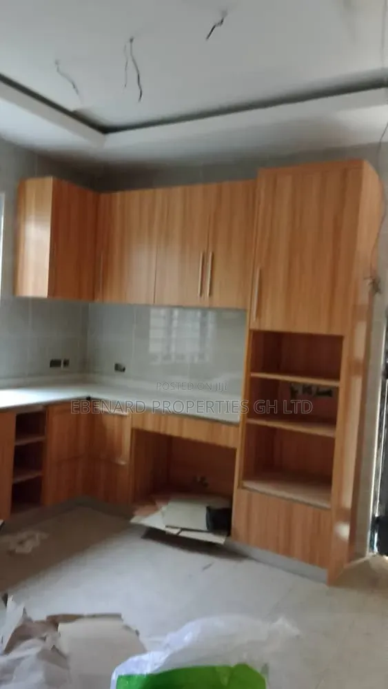 4bdrm House in Ebenard Properties, Baatsona Total for sale