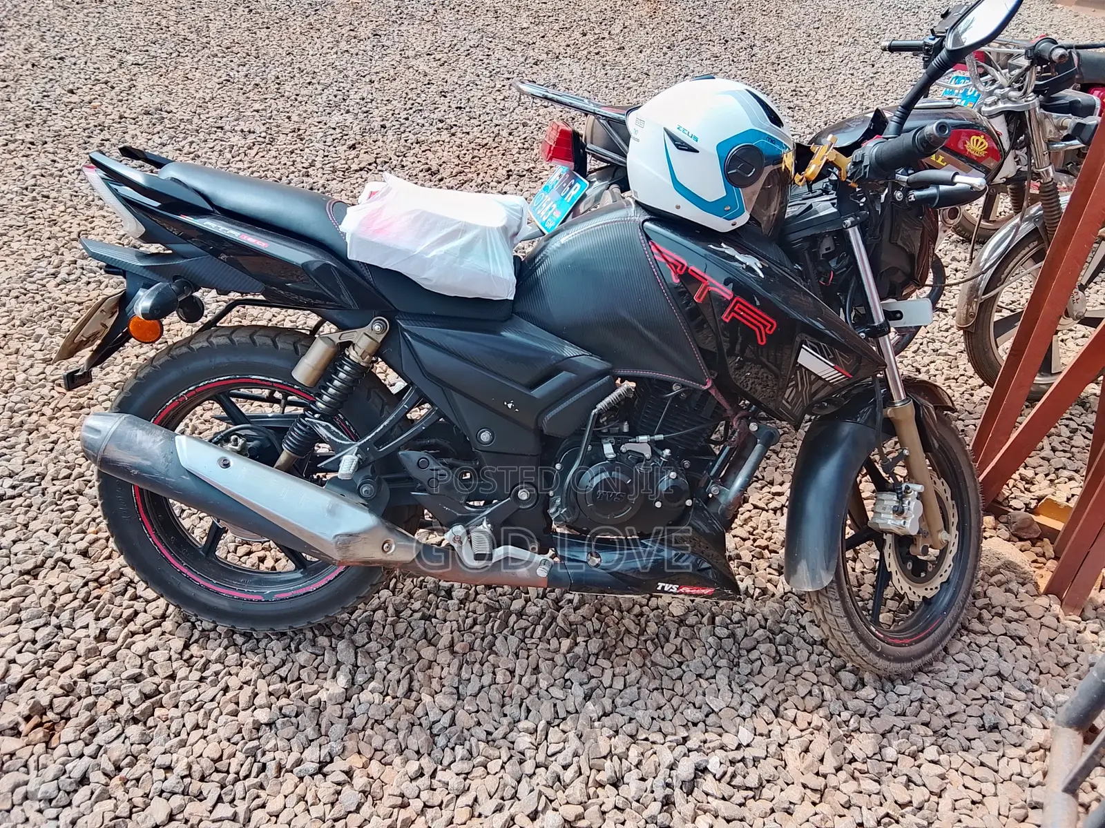 TVS Apache 180 RTR 2023 Black