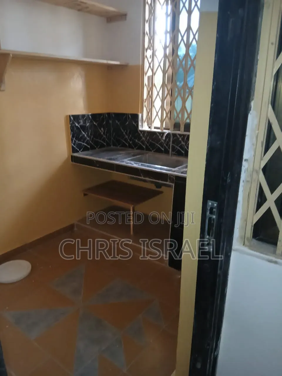 1bdrm Room & Parlour in Malejor School for rent