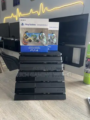 German Used Ps4 4 Slim With Two Pad and 10 Latest Games ( Jailbreak)