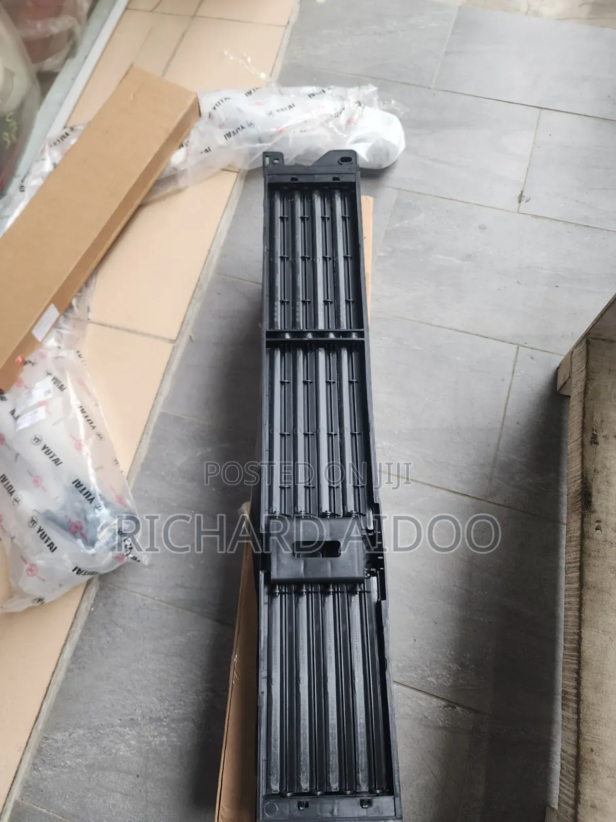 Mitsubishi Outlander 2023 Shutter Grill Available