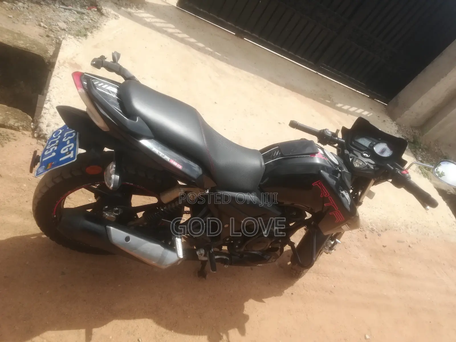 TVS Apache 180 RTR 2023 Black