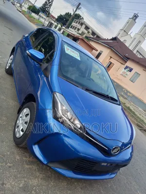 Toyota Vitz 1.3 AWD 5dr 2015 Blue