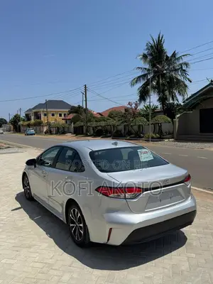 Toyota Corolla Hybrid LE 2025 Gray