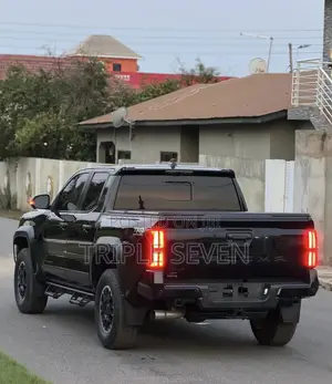 Toyota Tacoma 2024 Black