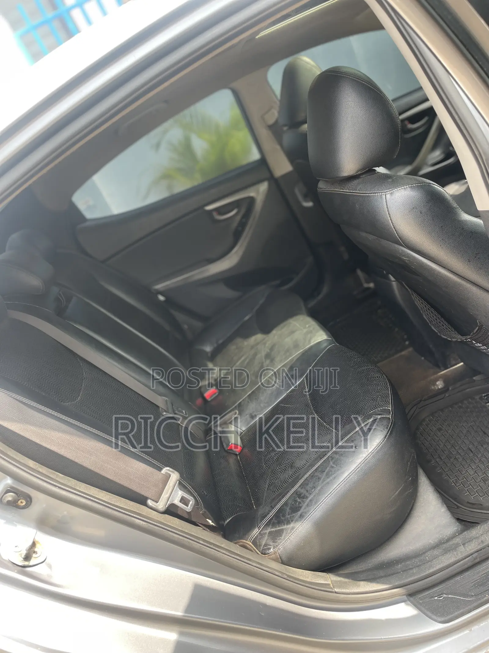 Hyundai Elantra Limited Sedan FWD (1.8L 4cyl 6A) 2013 Gray