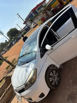 Toyota Vitz 2012 White
