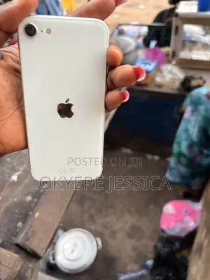 Apple iPhone SE (2020) 64 GB White