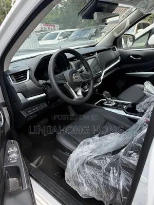 New Nissan Navara 2025 White