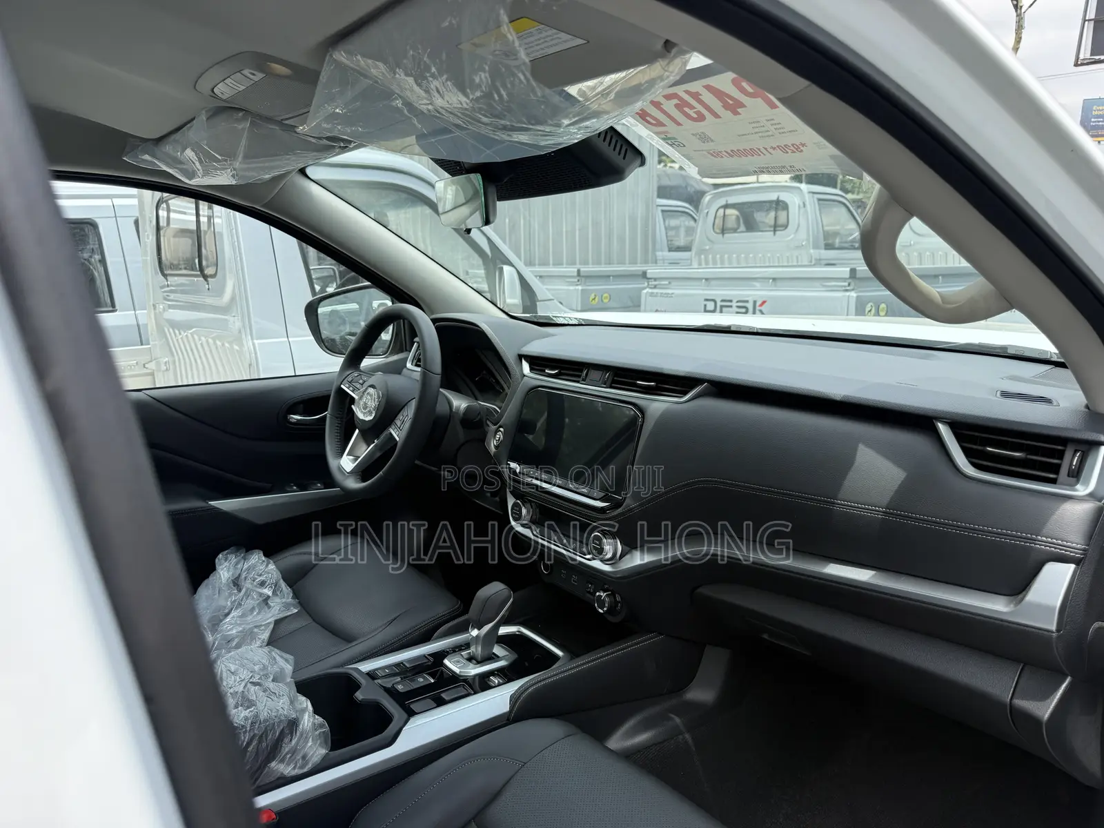 New Nissan Navara 2025 White
